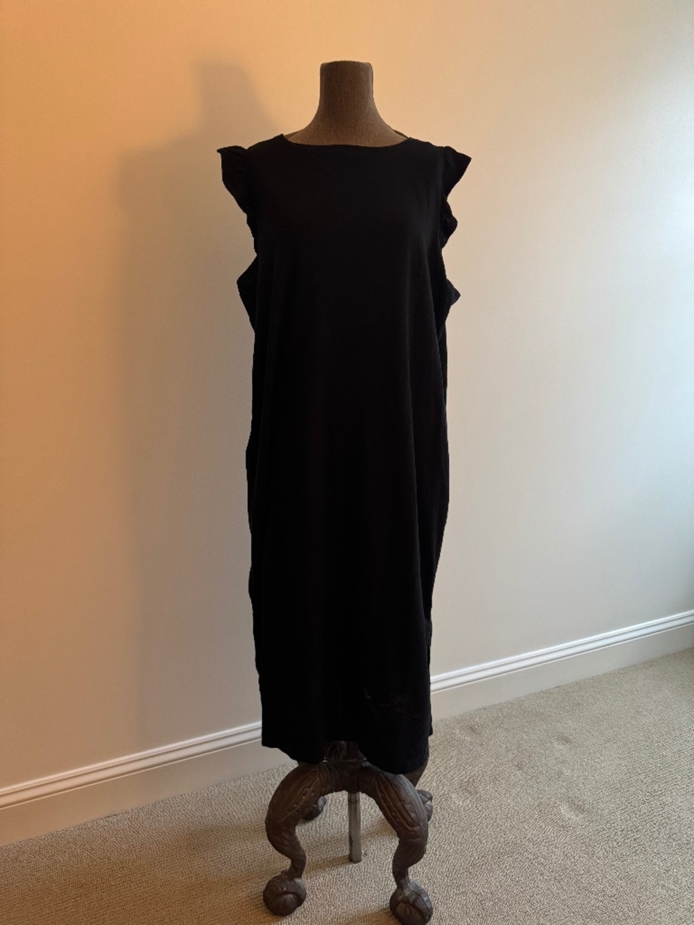 Black Straight Line Sleeveless Knit Dress